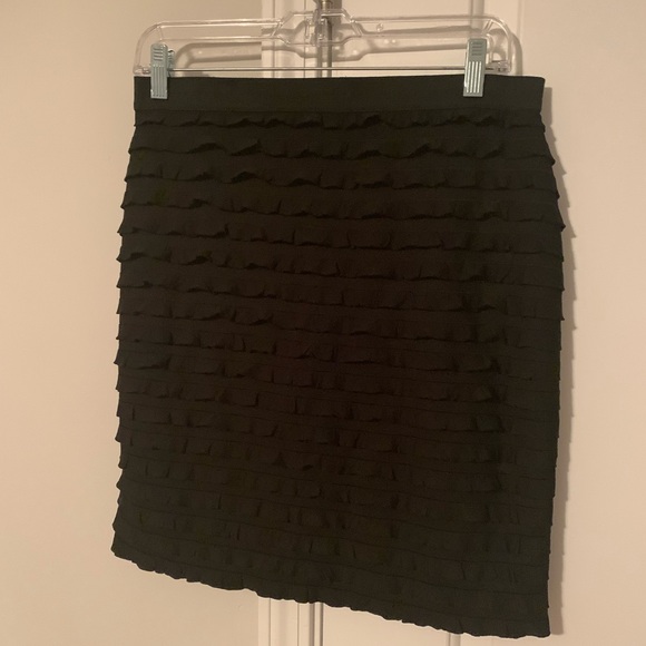 Banana Republic Ruffle Skirt - Picture 2 of 5